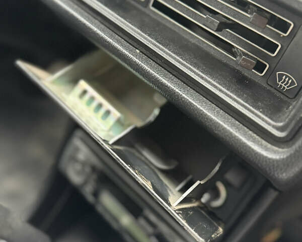 Красный ВАЗ 2107, объемом двигателя 1.5 л и пробегом 47 тыс. км за 2499 $, фото 119 на Automoto.ua