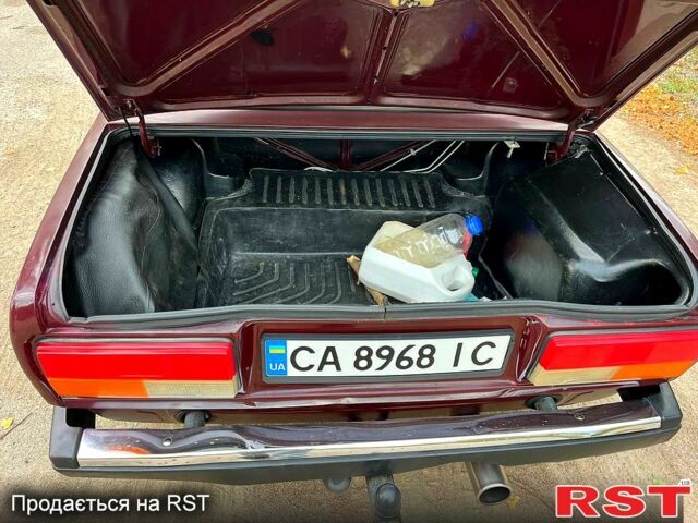 Красный ВАЗ 2107, объемом двигателя 1.5 л и пробегом 39 тыс. км за 1571 $, фото 4 на Automoto.ua