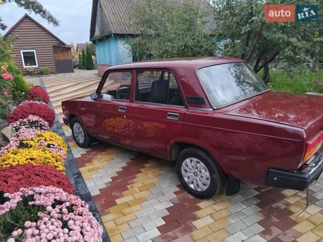 Красный ВАЗ 2107, объемом двигателя 1.5 л и пробегом 120 тыс. км за 1780 $, фото 2 на Automoto.ua
