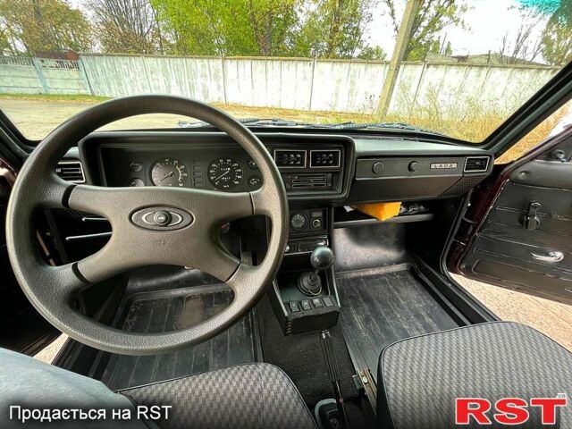 Красный ВАЗ 2107, объемом двигателя 1.5 л и пробегом 39 тыс. км за 1571 $, фото 3 на Automoto.ua