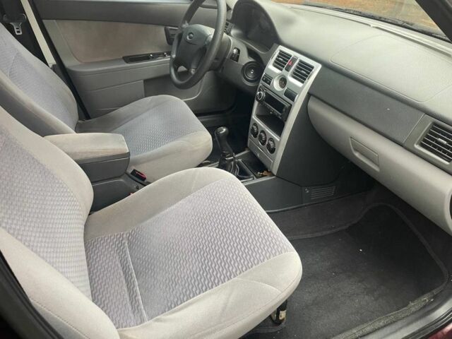 Красный ВАЗ 2107, объемом двигателя 1.6 л и пробегом 2 тыс. км за 2100 $, фото 4 на Automoto.ua