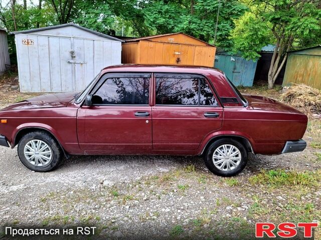 Красный ВАЗ 2107, объемом двигателя 1.5 л и пробегом 112 тыс. км за 1700 $, фото 5 на Automoto.ua