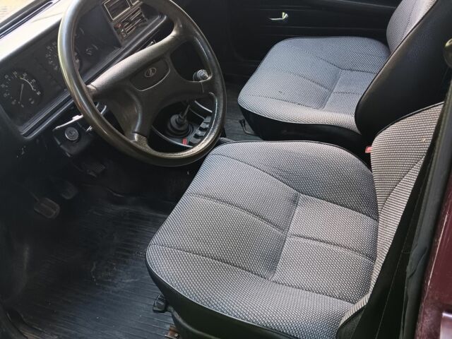 Красный ВАЗ 2107, объемом двигателя 1 л и пробегом 101 тыс. км за 1499 $, фото 6 на Automoto.ua