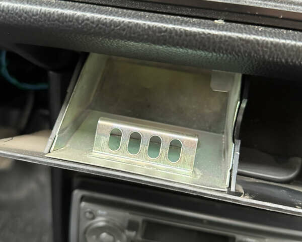 Красный ВАЗ 2107, объемом двигателя 1.5 л и пробегом 47 тыс. км за 2499 $, фото 120 на Automoto.ua