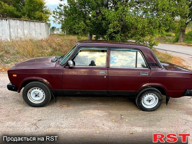 Красный ВАЗ 2107, объемом двигателя 1.5 л и пробегом 39 тыс. км за 1571 $, фото 1 на Automoto.ua