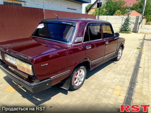 Красный ВАЗ 2107, объемом двигателя 1.5 л и пробегом 150 тыс. км за 1200 $, фото 4 на Automoto.ua