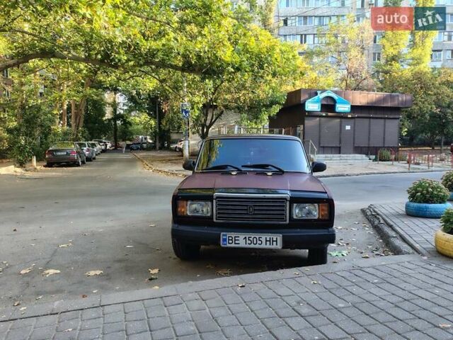 Красный ВАЗ 2107, объемом двигателя 1.5 л и пробегом 100 тыс. км за 1550 $, фото 2 на Automoto.ua