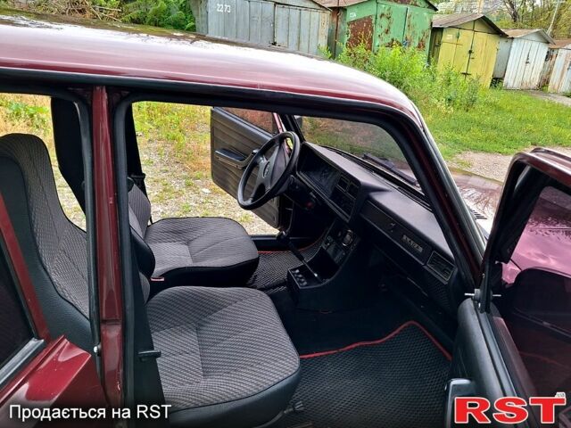 Красный ВАЗ 2107, объемом двигателя 1.5 л и пробегом 112 тыс. км за 1700 $, фото 6 на Automoto.ua