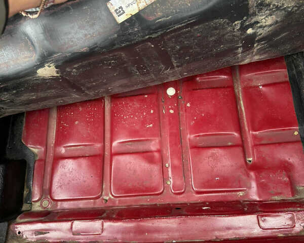 Красный ВАЗ 2107, объемом двигателя 1.5 л и пробегом 47 тыс. км за 2499 $, фото 82 на Automoto.ua