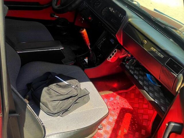 Красный ВАЗ 2107, объемом двигателя 1.5 л и пробегом 150 тыс. км за 1200 $, фото 7 на Automoto.ua