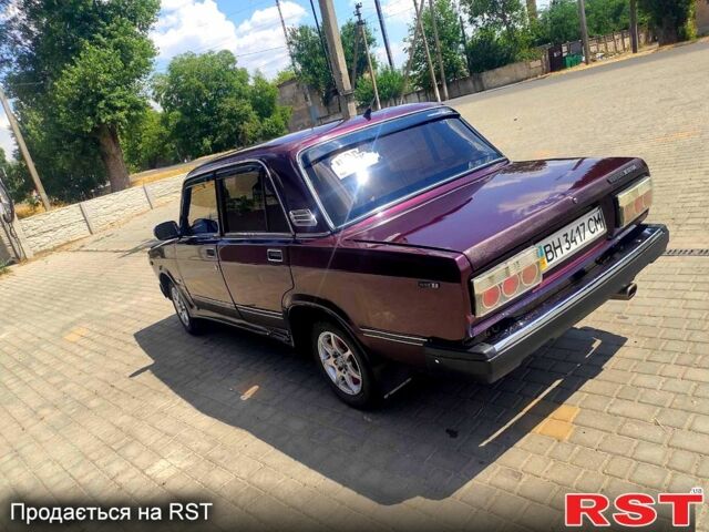 Красный ВАЗ 2107, объемом двигателя 1.5 л и пробегом 150 тыс. км за 1200 $, фото 2 на Automoto.ua