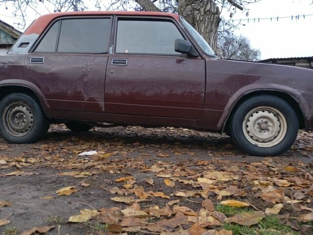 Красный ВАЗ 2107, объемом двигателя 0 л и пробегом 2 тыс. км за 544 $, фото 2 на Automoto.ua