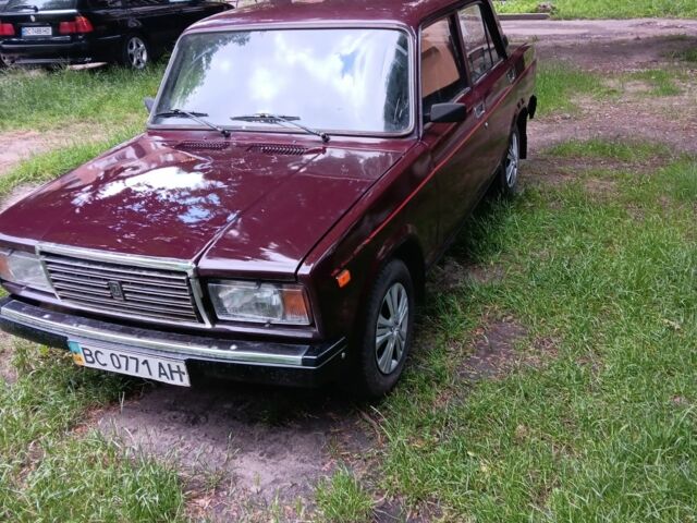 Красный ВАЗ 2107, объемом двигателя 1 л и пробегом 101 тыс. км за 1499 $, фото 1 на Automoto.ua