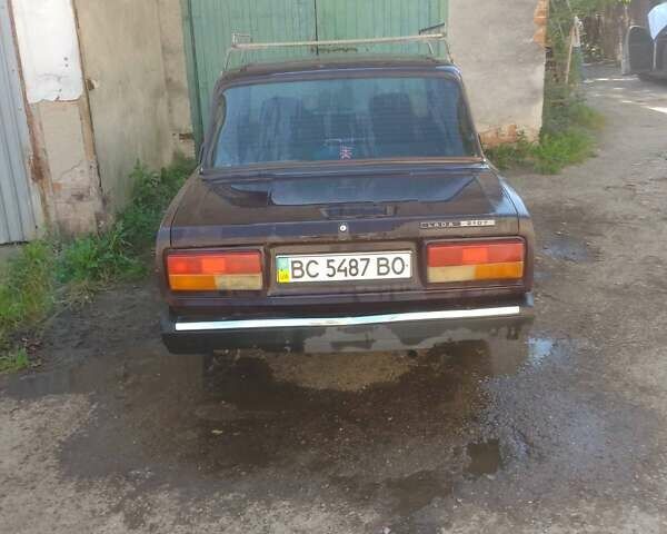 Красный ВАЗ 2107, объемом двигателя 1.5 л и пробегом 49 тыс. км за 1100 $, фото 2 на Automoto.ua