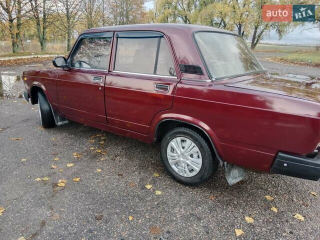 Красный ВАЗ 2107, объемом двигателя 1.5 л и пробегом 122 тыс. км за 1600 $, фото 1 на Automoto.ua