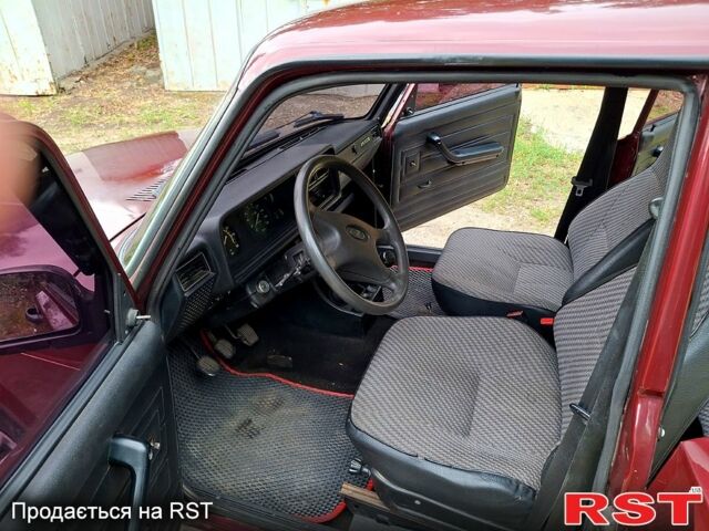 Красный ВАЗ 2107, объемом двигателя 1.5 л и пробегом 112 тыс. км за 1700 $, фото 9 на Automoto.ua