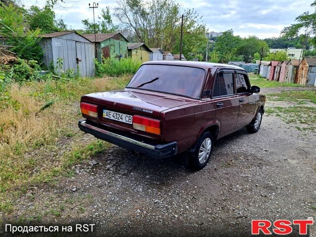 Красный ВАЗ 2107, объемом двигателя 1.5 л и пробегом 112 тыс. км за 1700 $, фото 3 на Automoto.ua