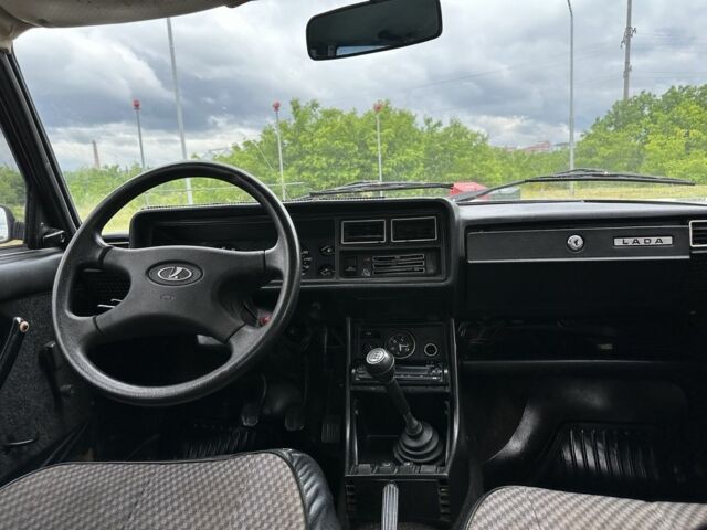 Красный ВАЗ 2107, объемом двигателя 1.5 л и пробегом 134 тыс. км за 1650 $, фото 4 на Automoto.ua