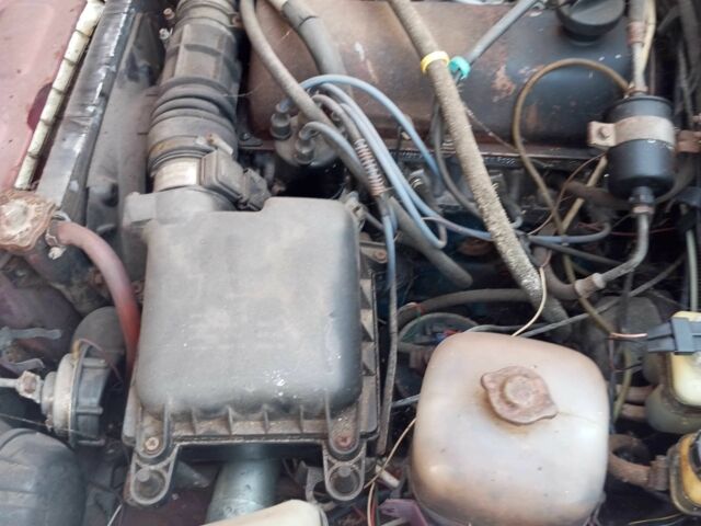 Красный ВАЗ 2107, объемом двигателя 1.6 л и пробегом 100 тыс. км за 567 $, фото 5 на Automoto.ua