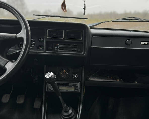 Красный ВАЗ 2107, объемом двигателя 1.5 л и пробегом 47 тыс. км за 2499 $, фото 138 на Automoto.ua