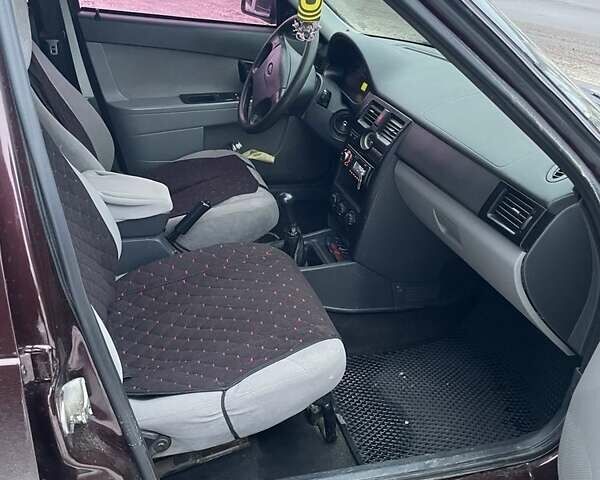 Красный ВАЗ 2107, объемом двигателя 1.6 л и пробегом 90 тыс. км за 2700 $, фото 4 на Automoto.ua