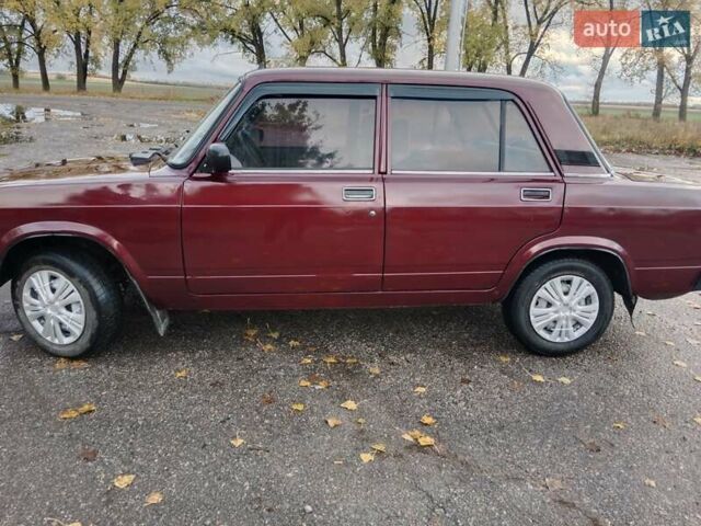 Красный ВАЗ 2107, объемом двигателя 1.5 л и пробегом 122 тыс. км за 1600 $, фото 4 на Automoto.ua