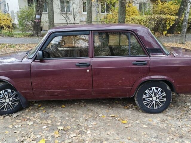 Красный ВАЗ 2107, объемом двигателя 1.5 л и пробегом 170 тыс. км за 850 $, фото 1 на Automoto.ua