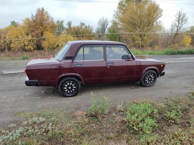 Красный ВАЗ 2107, объемом двигателя 1.5 л и пробегом 57 тыс. км за 1930 $, фото 2 на Automoto.ua