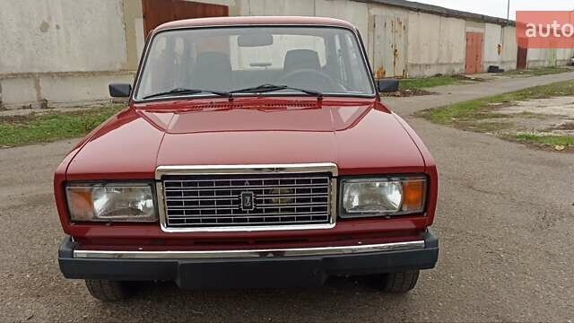 Червоний ВАЗ 2107, об'ємом двигуна 1.5 л та пробігом 33 тис. км за 3750 $, фото 2 на Automoto.ua