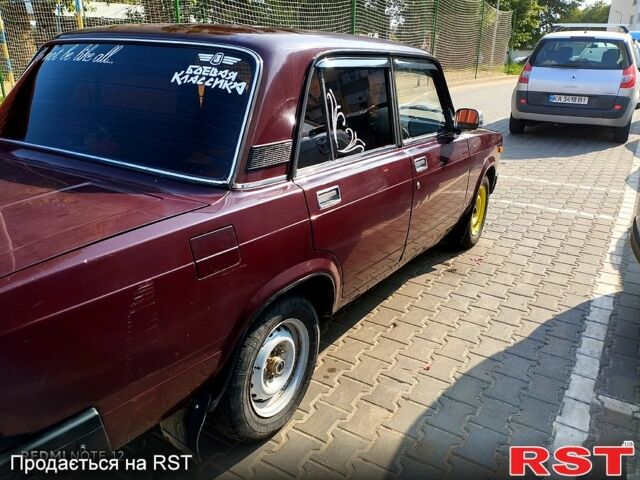 ВАЗ 2107 2009 у Вінниці на Automoto.ua Червоний ВАЗ 2107, об'ємом двигуна 1.5 л та пробігом 0 тис. км за 1100 $, фото 2 на Automoto.ua