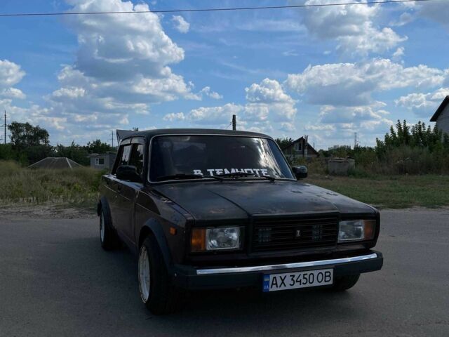 Красный ВАЗ 2107, объемом двигателя 1.6 л и пробегом 117 тыс. км за 1200 $, фото 3 на Automoto.ua