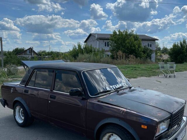 Красный ВАЗ 2107, объемом двигателя 1.6 л и пробегом 117 тыс. км за 1200 $, фото 4 на Automoto.ua