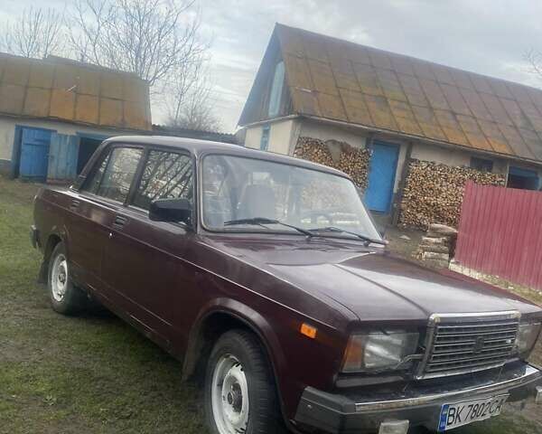 Красный ВАЗ 2107, объемом двигателя 1.5 л и пробегом 120 тыс. км за 1800 $, фото 3 на Automoto.ua