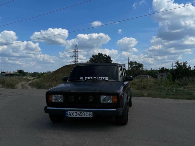 Красный ВАЗ 2107, объемом двигателя 1.6 л и пробегом 117 тыс. км за 1200 $, фото 2 на Automoto.ua