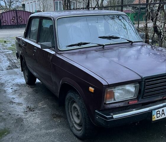 Красный ВАЗ 2107, объемом двигателя 1.6 л и пробегом 150 тыс. км за 1500 $, фото 1 на Automoto.ua