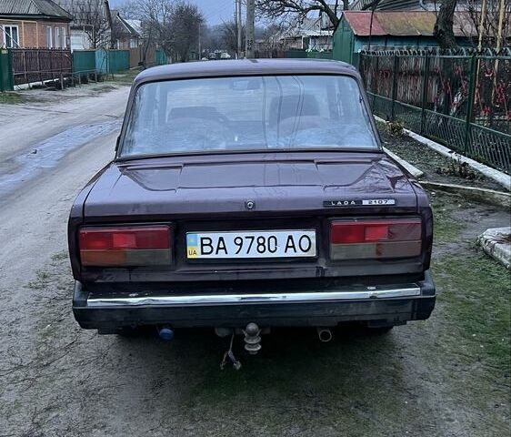 Красный ВАЗ 2107, объемом двигателя 1.6 л и пробегом 150 тыс. км за 1500 $, фото 3 на Automoto.ua
