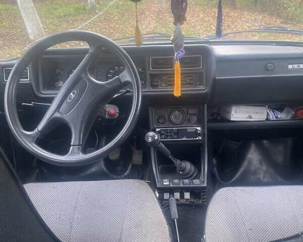 Красный ВАЗ 2107, объемом двигателя 1.5 л и пробегом 120 тыс. км за 1800 $, фото 4 на Automoto.ua