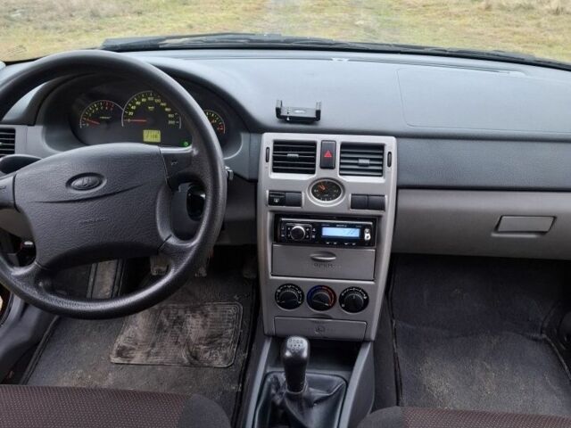 Красный ВАЗ 2107, объемом двигателя 1.6 л и пробегом 133 тыс. км за 1750 $, фото 2 на Automoto.ua