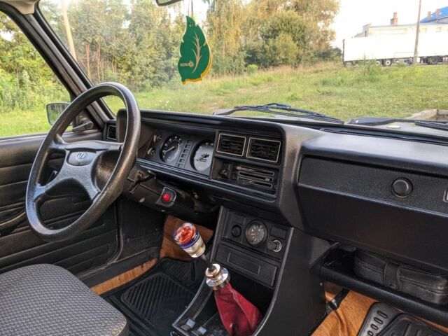 Красный ВАЗ 2107, объемом двигателя 1.57 л и пробегом 44 тыс. км за 2200 $, фото 5 на Automoto.ua