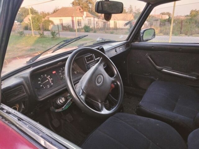 Красный ВАЗ 2107, объемом двигателя 3 л и пробегом 1 тыс. км за 36000 $, фото 5 на Automoto.ua
