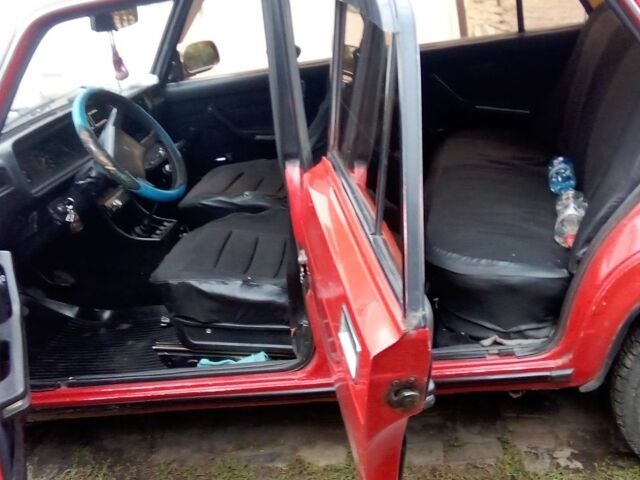 Красный ВАЗ 2107, объемом двигателя 1.5 л и пробегом 3 тыс. км за 950 $, фото 2 на Automoto.ua