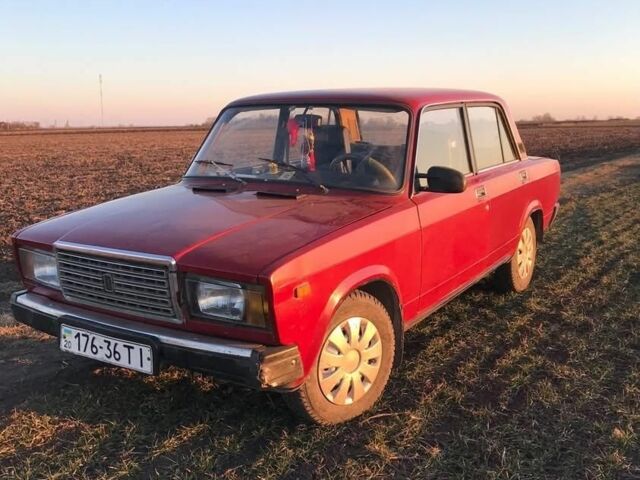 Красный ВАЗ 2107, объемом двигателя 0 л и пробегом 1 тыс. км за 600 $, фото 2 на Automoto.ua