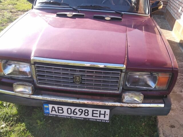 ВАЗ 2107 2004 в Калиновке на Automoto.ua Красный ВАЗ 2107, объемом двигателя 1.5 л и пробегом 100 тыс. км за 1100 $, фото 4 на Automoto.ua