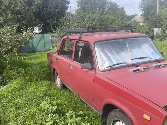 Красный ВАЗ 2107, объемом двигателя 1.5 л и пробегом 106 тыс. км за 1100 $, фото 2 на Automoto.ua