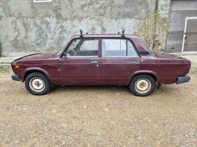 Червоний ВАЗ 2107, об'ємом двигуна 0 л та пробігом 300 тис. км за 1200 $, фото 2 на Automoto.ua