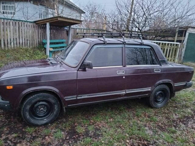 Красный ВАЗ 2107, объемом двигателя 1.5 л и пробегом 90 тыс. км за 1300 $, фото 4 на Automoto.ua