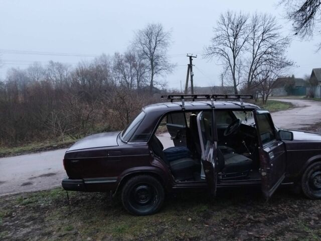 Красный ВАЗ 2107, объемом двигателя 1.5 л и пробегом 90 тыс. км за 1300 $, фото 1 на Automoto.ua