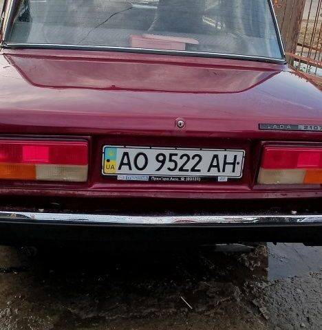 Красный ВАЗ 2107, объемом двигателя 6 л и пробегом 620 тыс. км за 1400 $, фото 4 на Automoto.ua