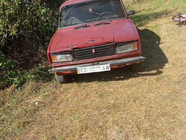 Красный ВАЗ 2107, объемом двигателя 6 л и пробегом 60 тыс. км за 558 $, фото 4 на Automoto.ua