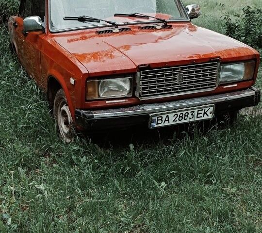 Красный ВАЗ 2107, объемом двигателя 0 л и пробегом 600 тыс. км за 315 $, фото 2 на Automoto.ua